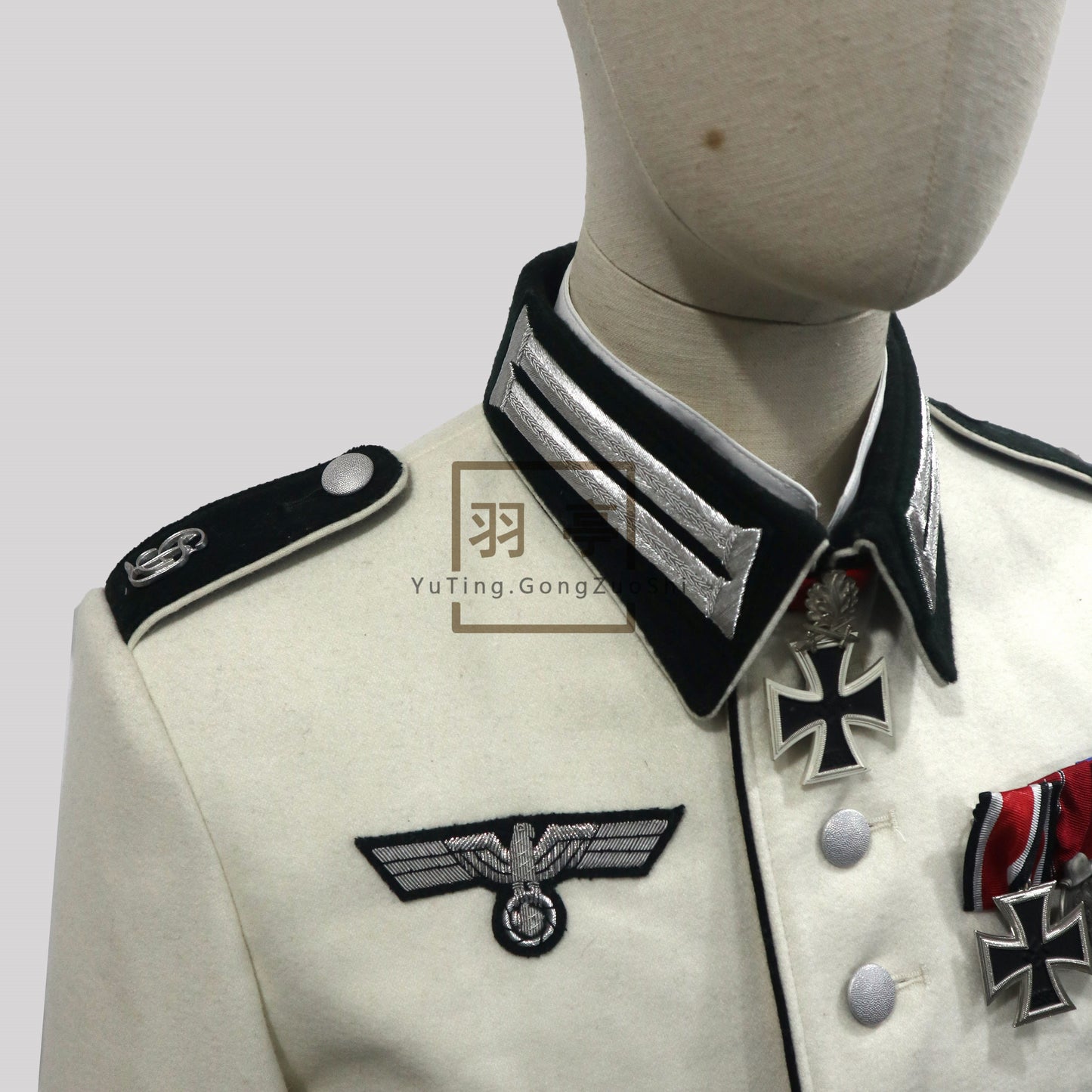 电影《无耻混蛋》白色m35礼服还原1