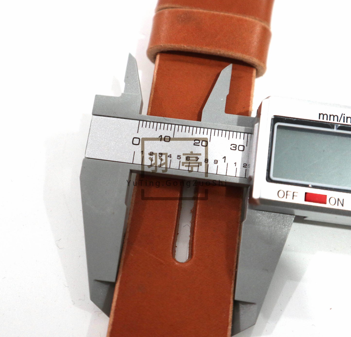 羽亭推荐三八大杆背带皮带负重带斜挎牛皮装备3899cosplay牛皮 Recommended by Yuting: Leather rifle sling for Type‑38 / Type‑99 rifle, cross‑body load‑bearing gear for cosplay