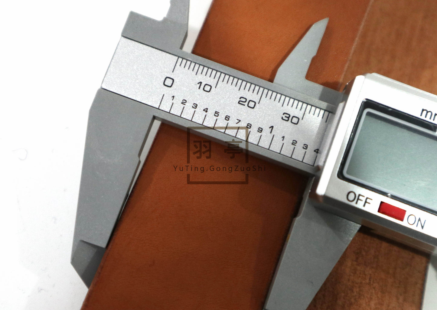 羽亭推荐99背带头层牛皮手工制作cosplay重演影视道具横店中影  Recommended by Yuting: Hand‑made top‑grain leather rifle sling for Type‑99 rifle, movie prop for cosplay, reenactment, Zhongying & Hengdian studio