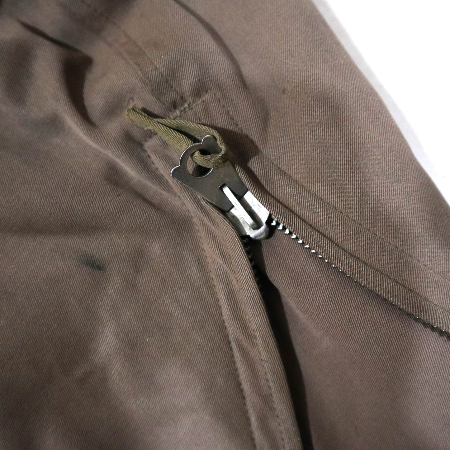 羽亭推荐陆航原品连体飞行服现货保真兔毛博馆收藏品空战Recommended by Yuting, original army‑aviation one‑piece flight suit, rabbit fur lining, authentic, museum‑collectible piece, air‑combat themed collectible, in stock