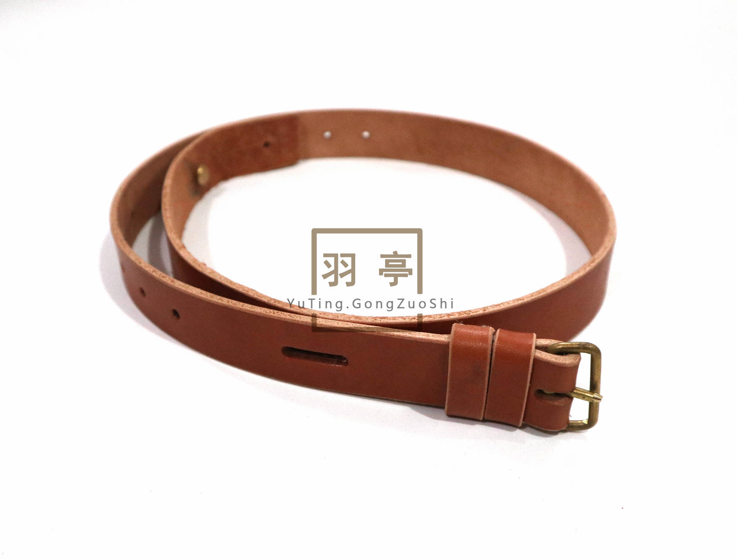 羽亭推荐三八大杆背带皮带负重带斜挎牛皮装备3899cosplay牛皮  Recommended by Yuting: Leather rifle sling for Type‑38 / Type‑99 rifle, cross‑body load‑bearing gear for cosplay