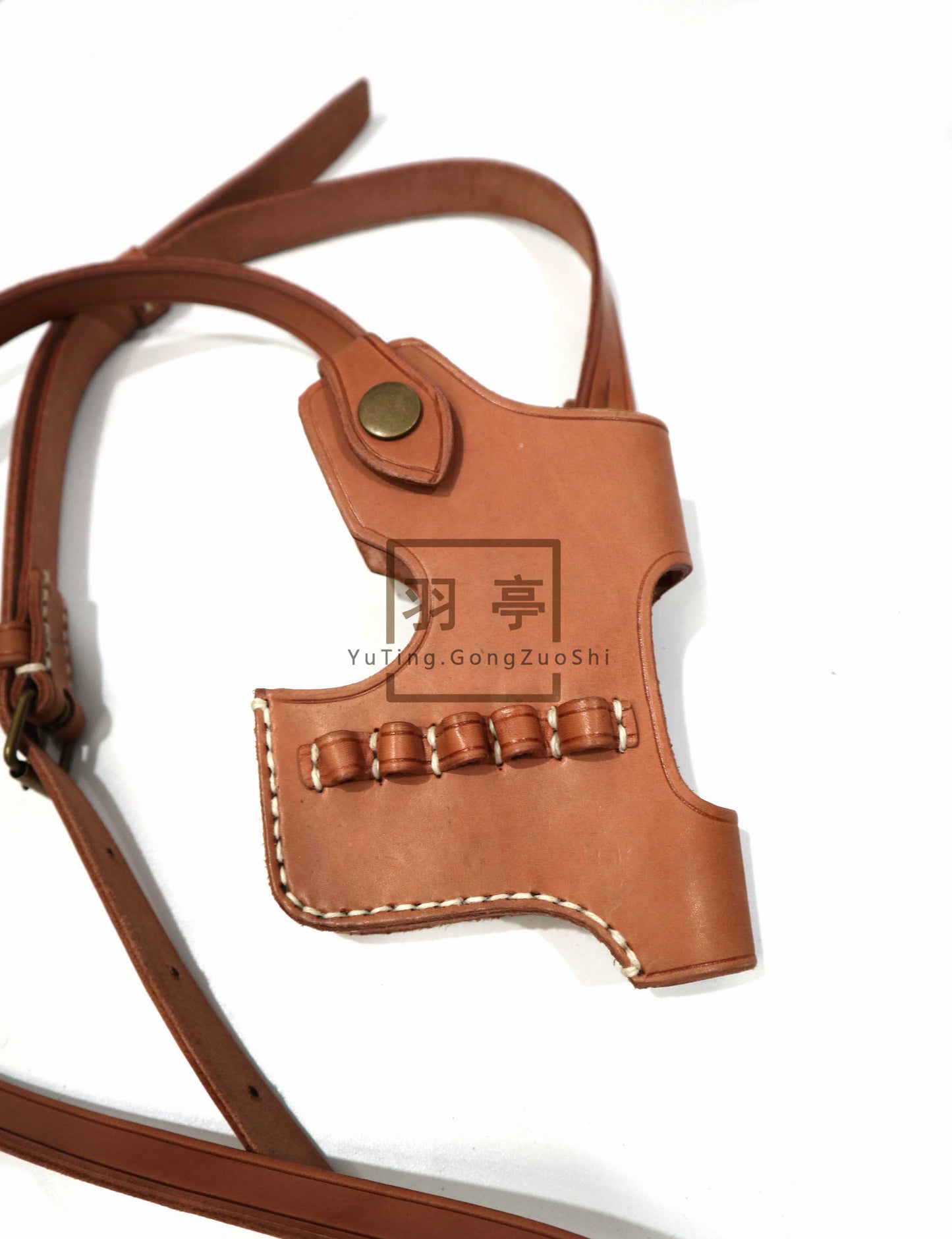 羽亭推荐毛瑟牛皮套斜挎影视道具国君中影横店装备c96    Recommended by Yuting: Cross‑body leather holster for Mauser C96, National‑Army style, movie gear for Zhongying & Hengdian