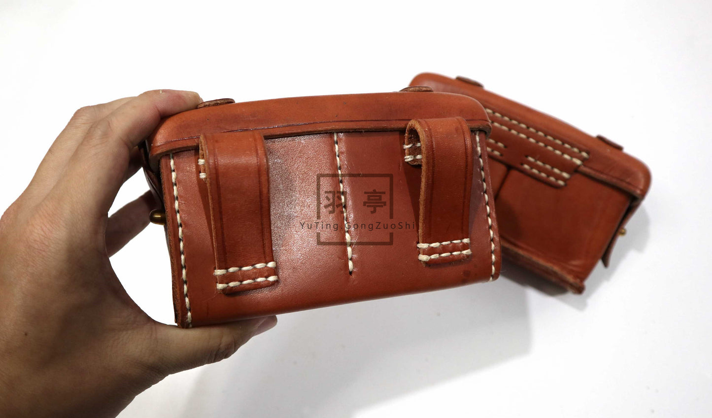 羽亭推荐海用牛皮腰包影视道具中影横店历史舞台装备    Recommended by Yuting: Naval‑use leather waist pouch, gear for historical stage drama, Zhongying & Hengdian movie props