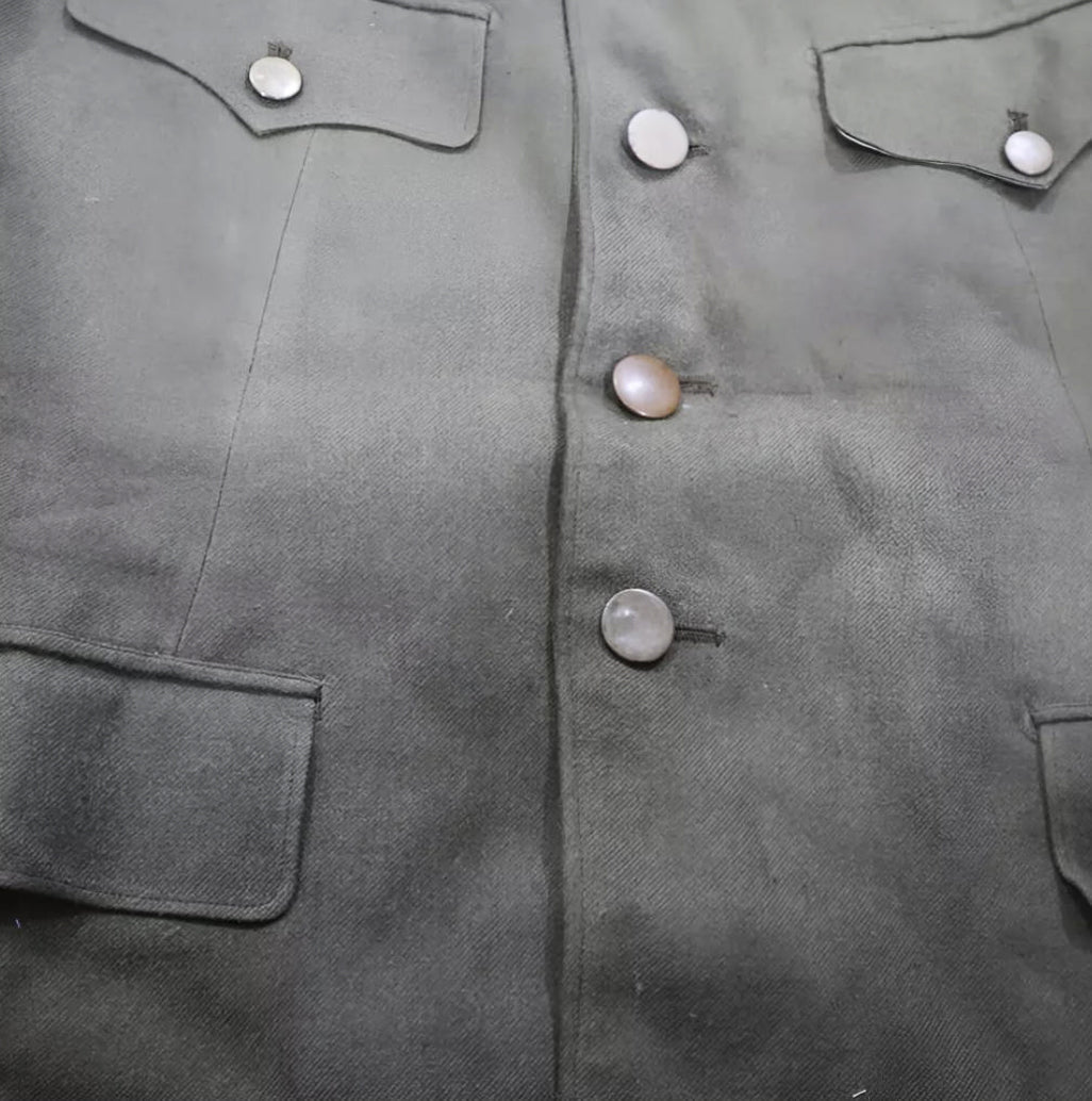 羽亭推荐朝鲜原品工作服小号收藏博馆夏季Original North Korean Summer Work Uniform, Small Size, Collector‑grade Item, Recommended by Yuting