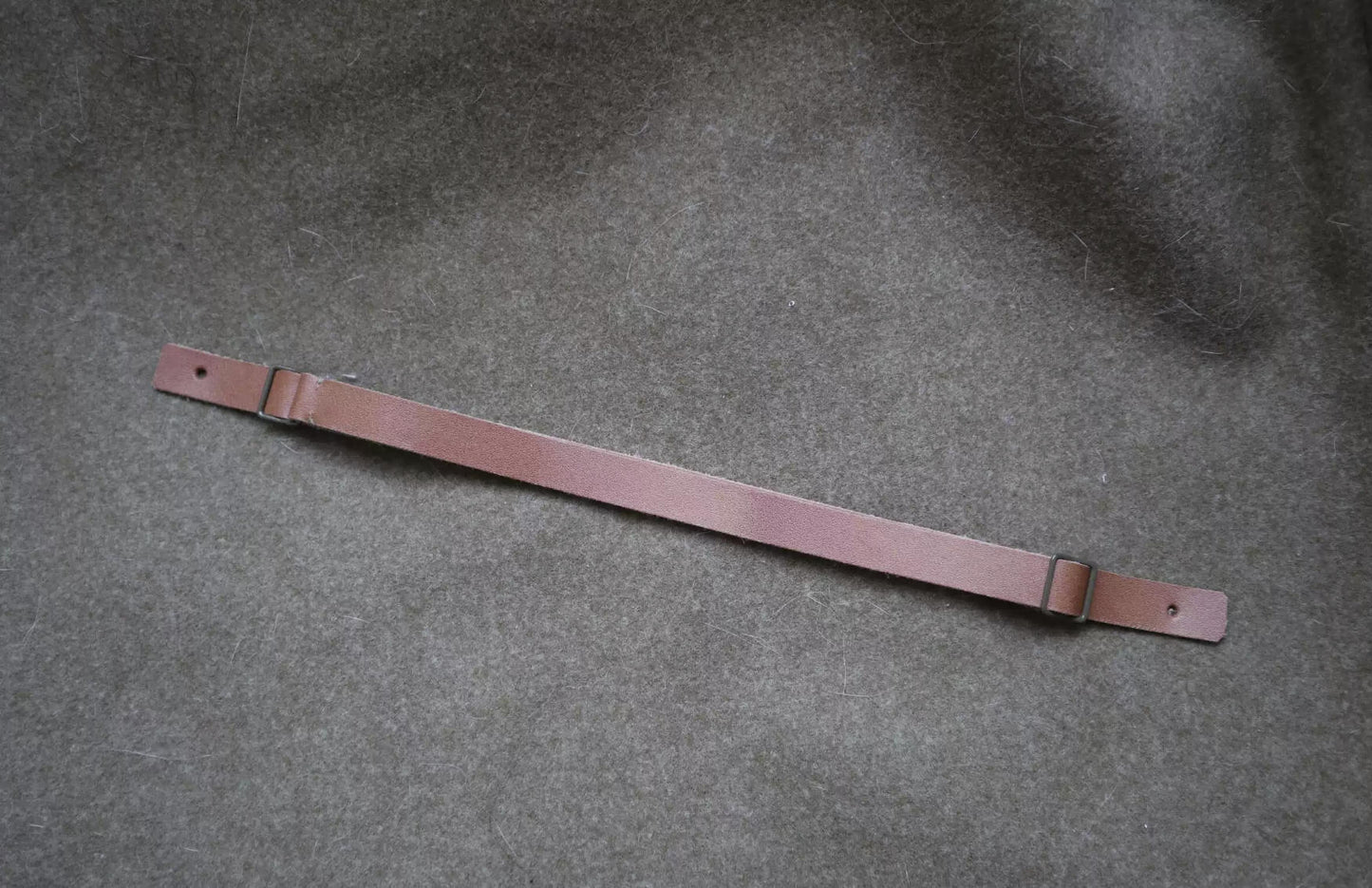 羽亭推荐帽风带牛皮   Recommended by Yuting: Leather cap wind‑strap